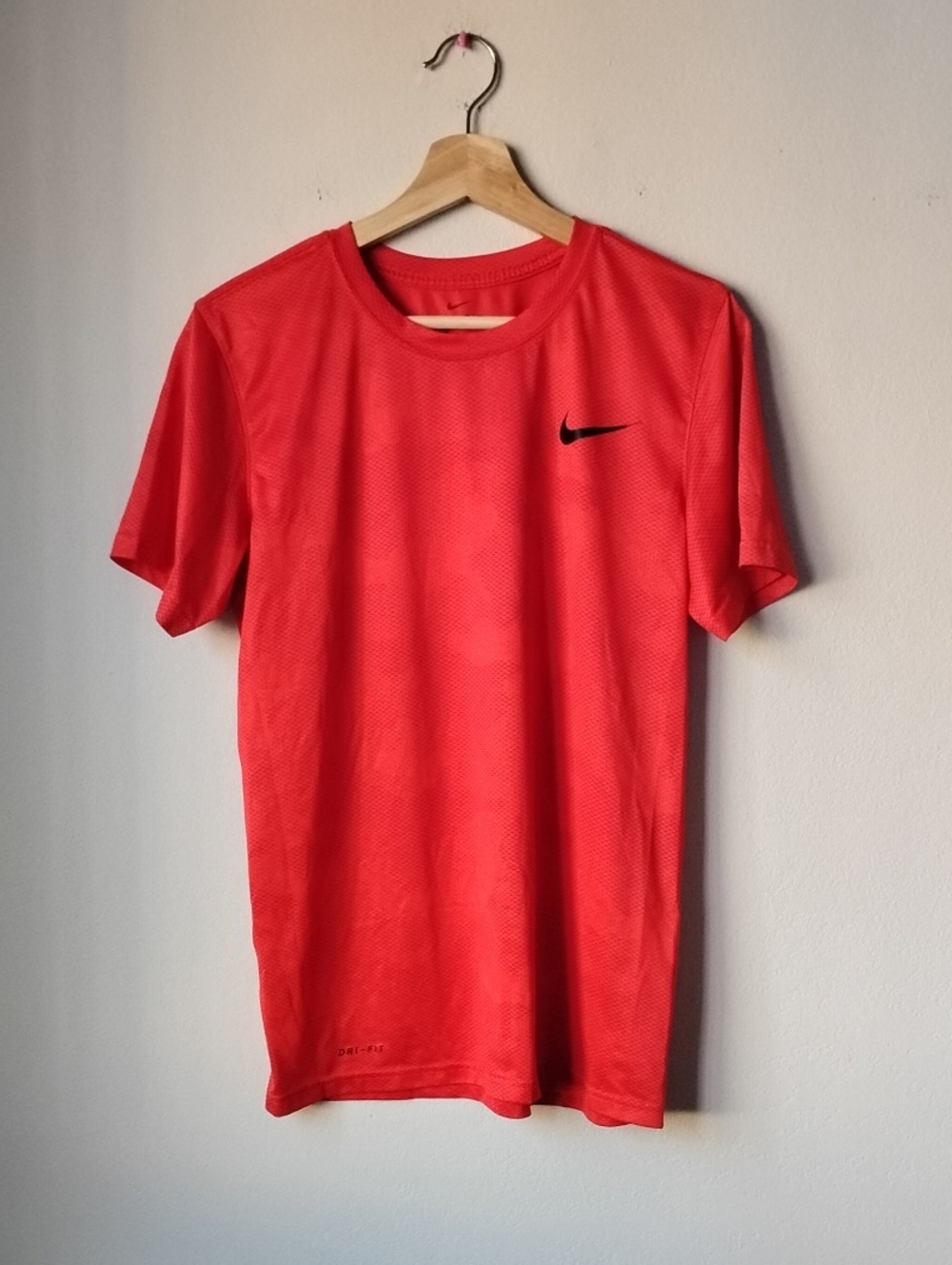 Nike Men’s Red Short-Sleeve Athletic Tee with Black Swoosh